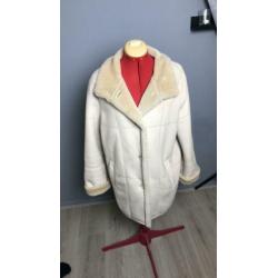 Beige jas met zachte bond