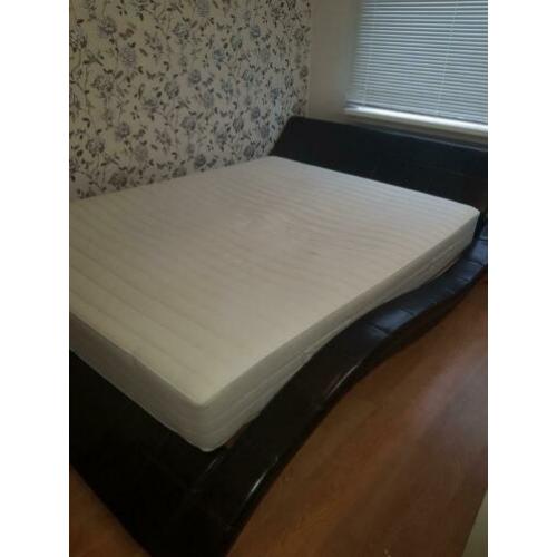 Tweepersoonsbed leer 160x200