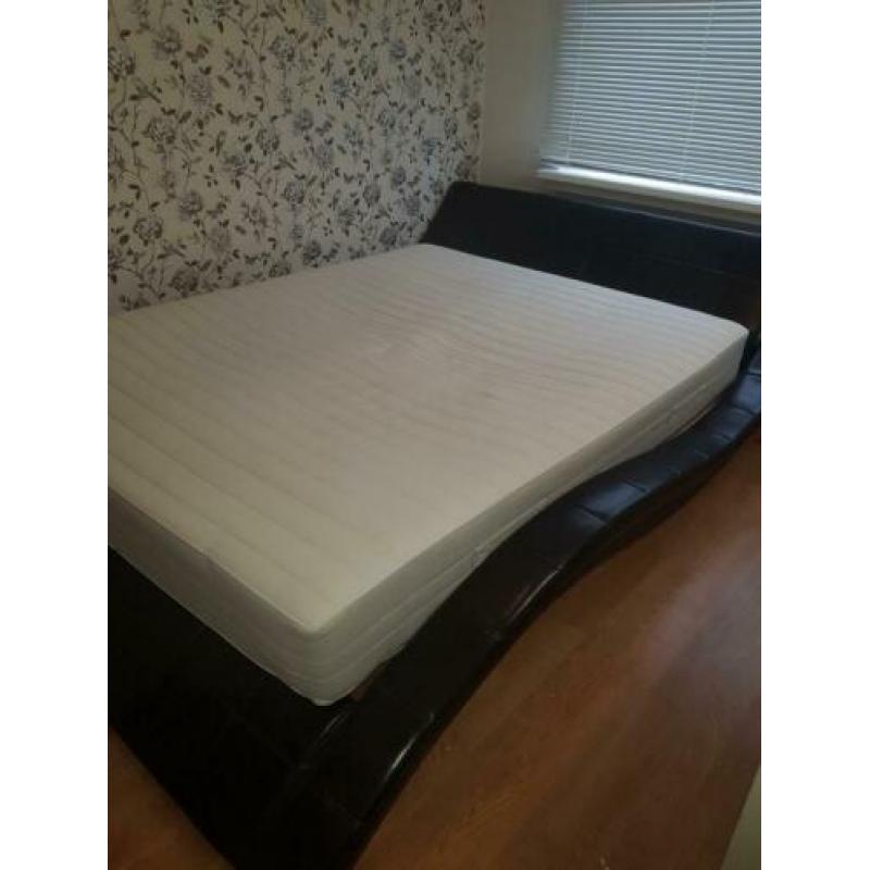 Tweepersoonsbed leer 160x200