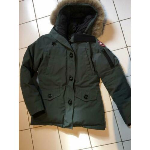 Canada Goose jassen en D2 truien