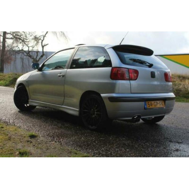 SEAT Ibiza 1.8-20V Turbo Cupra 156pk 17 inch Dumpvalve NAP