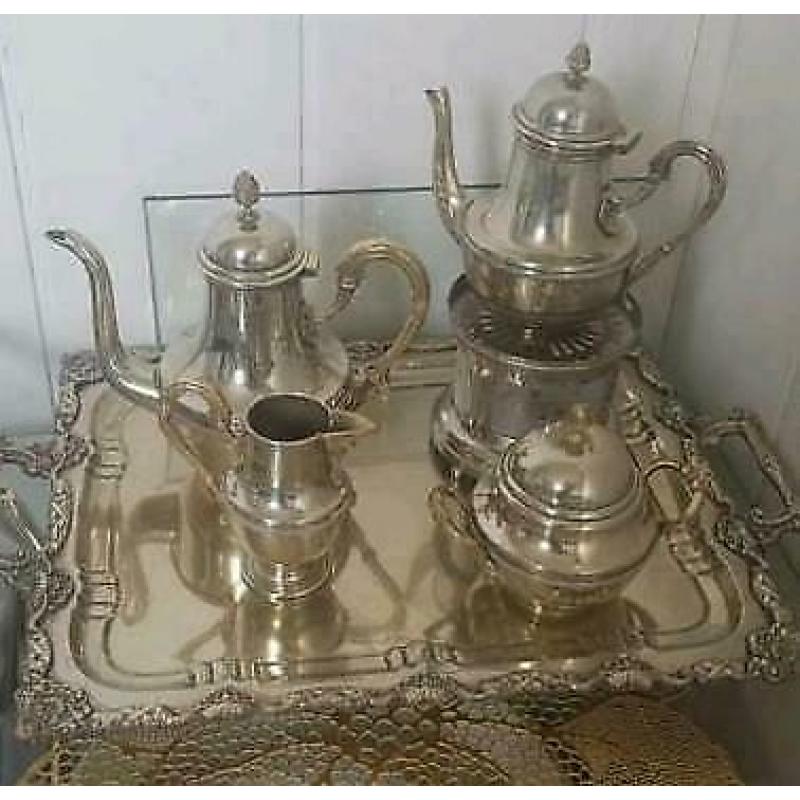 Zwaar verzilverd koffieset uit Frankrijk