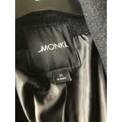 Monki mantel