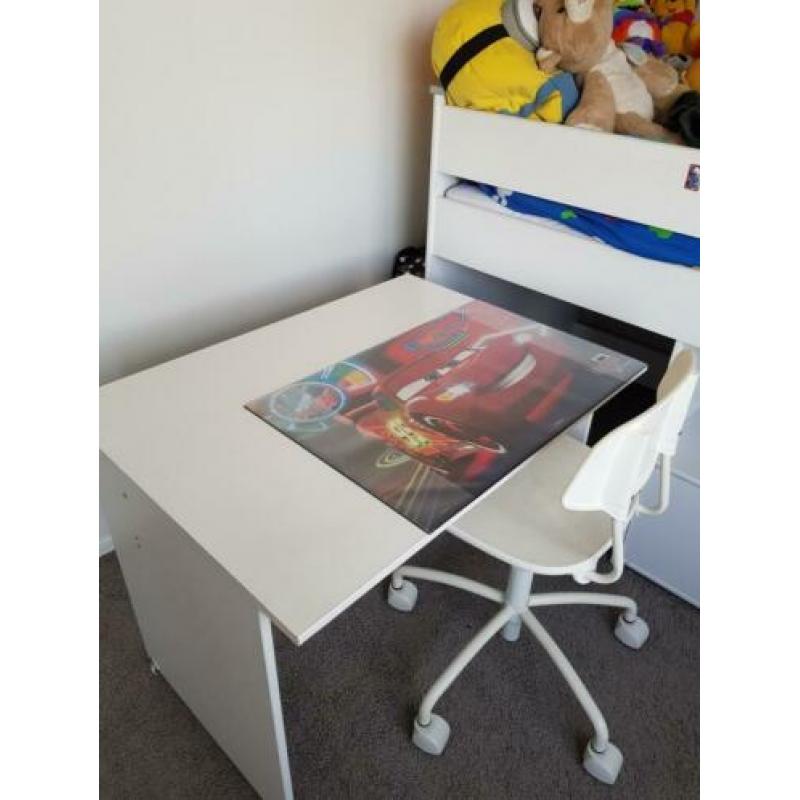 Hoogslaper compleet met bureau zonder matras.