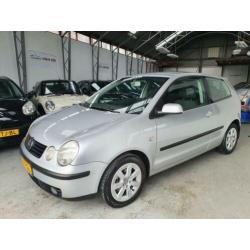 Volkswagen Polo 1.4-16V Comfortline AUTOMAAT/ CLIMATE CONTRO