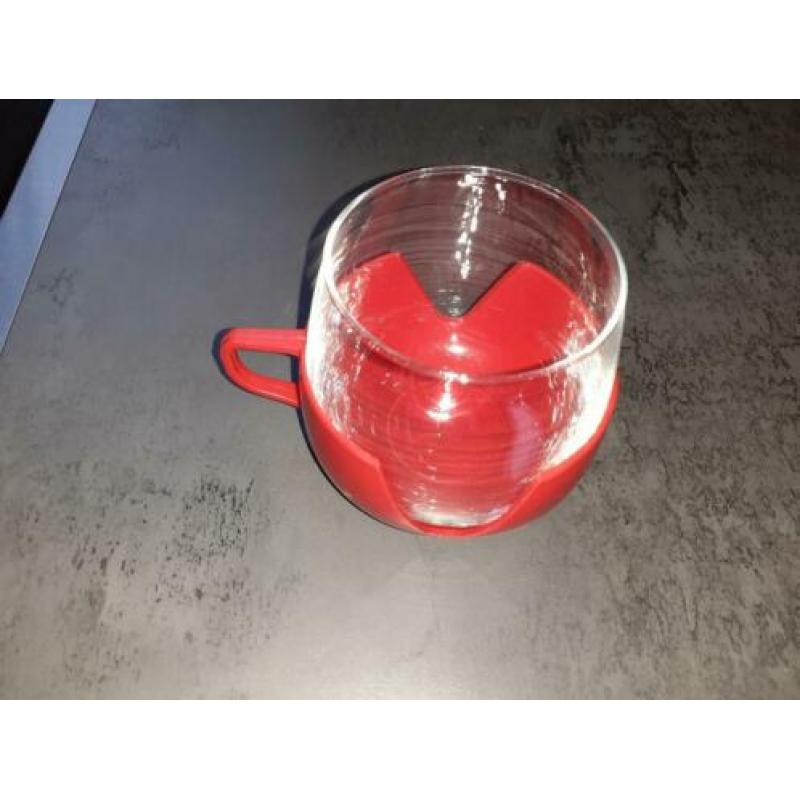 Vintage theeglazen met rode houders