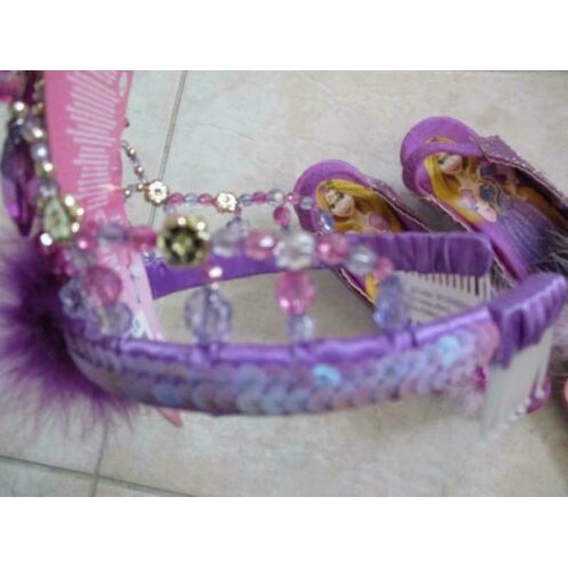 RAPUNZEL TIARA+VERKLEEDSCHOENTJES uit ENGELAND maat 29-31 NI