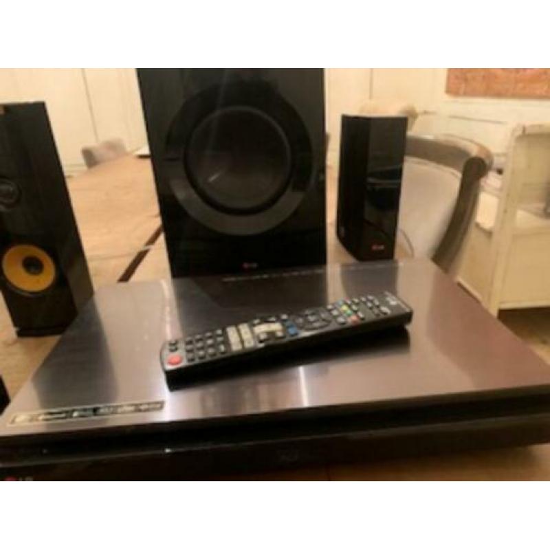 LG Home cinema set 3 D surround systeem