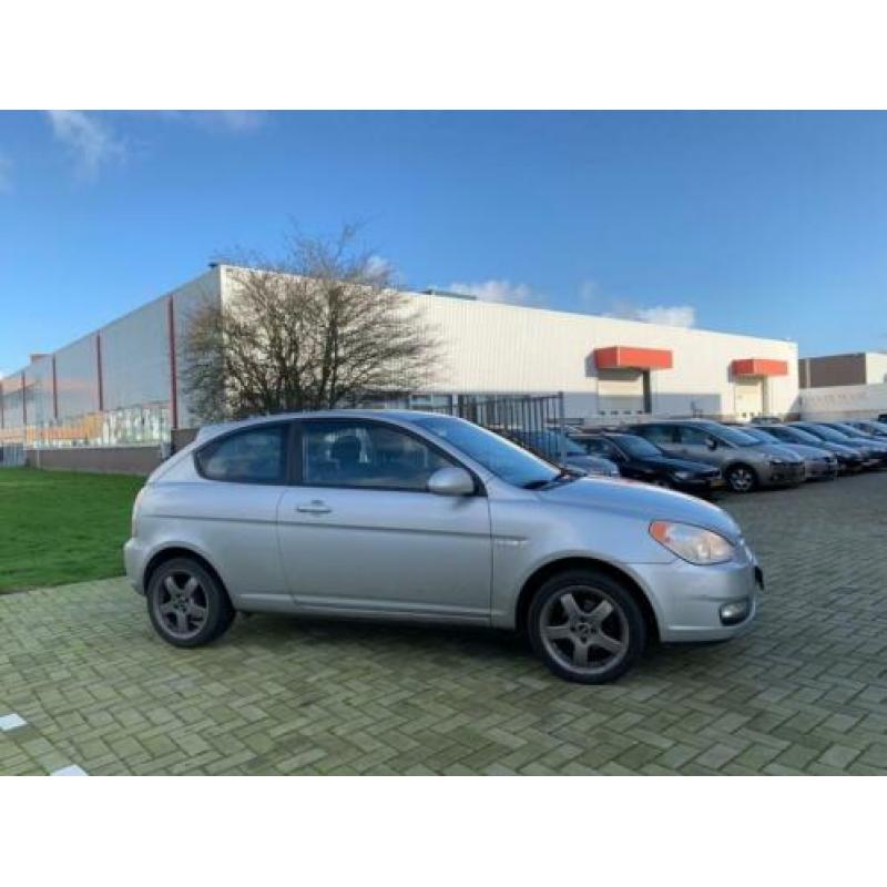 Hyundai Accent 1.4i Dynamic Airco 3drs Nieuwe APK NAP