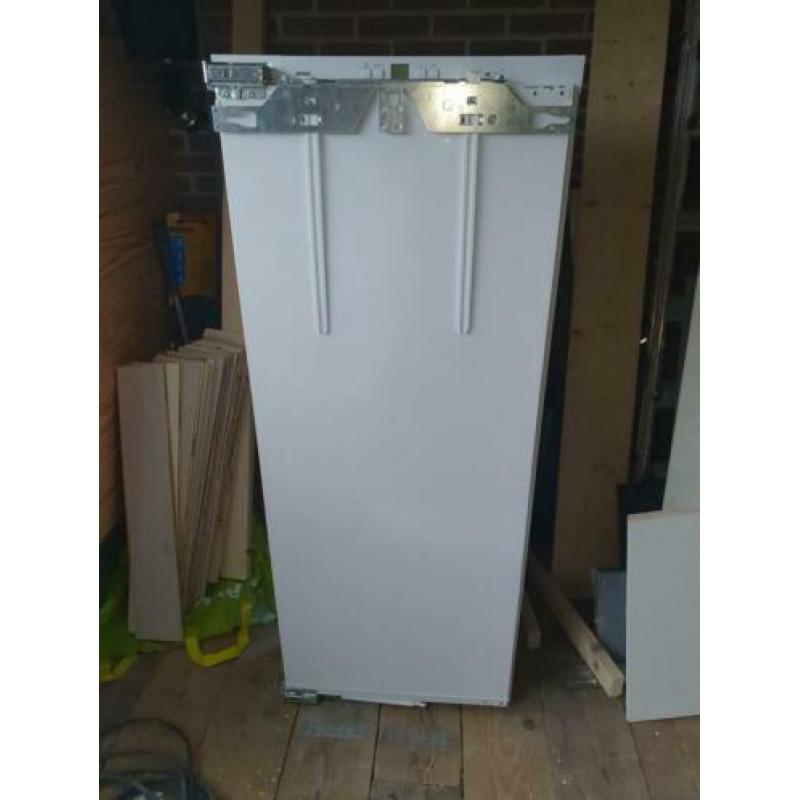 NIEUWE ATAG inbouw vriezer 102 cm hoog.Typenr. KD7102CN TEAB