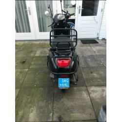 Zeer nette TYM snorscooter vespa look 2018