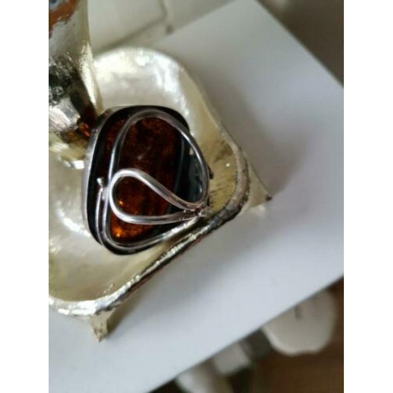 Artdeco zilveren barnsteen ring