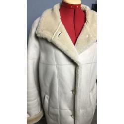 Beige jas met zachte bond
