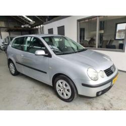 Volkswagen Polo 1.4-16V Comfortline AUTOMAAT/ CLIMATE CONTRO