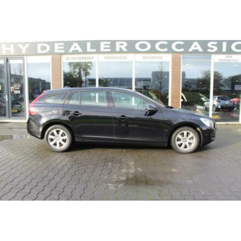 Volvo V60 2.4 D5 Momentum Navi cruise xenon