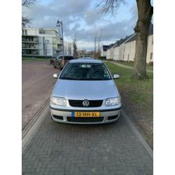 Volkswagen Polo 1.4 44KW AUT 2001 Grijs
