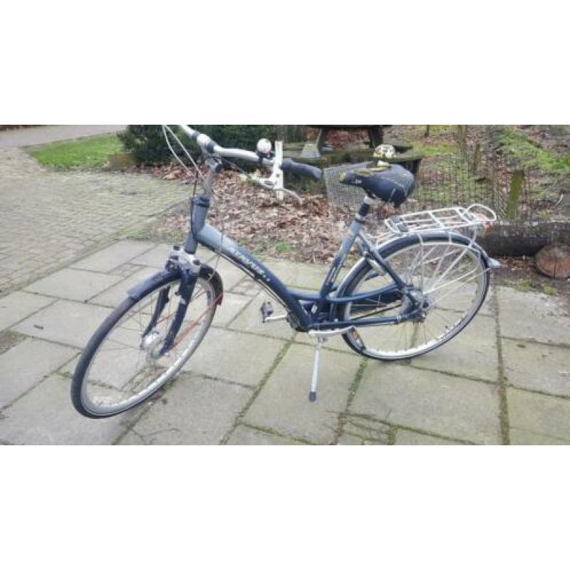 3 oma fietsen en 1 sloopomafiets en 1 batavus