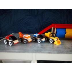 Lillabo garage, auto's en poppetjes. IKEA