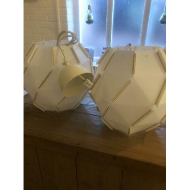 2 nieuwe hanglampen