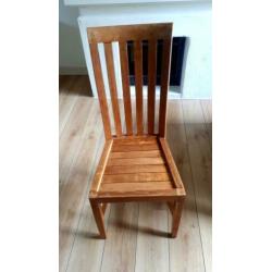 6 Eettafel/Eetkamer stoelen.