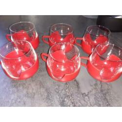 Vintage theeglazen met rode houders
