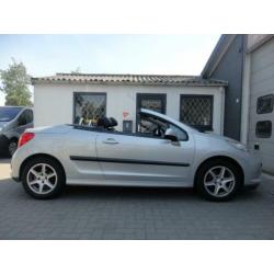 Peugeot 207 CC 1.6 VTi Première ! AIRCO / LEER !