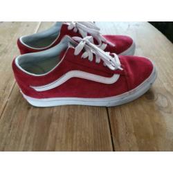 Leuke rode suede Vans maar 36