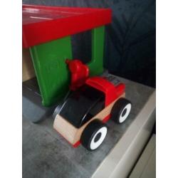 Lillabo garage, auto's en poppetjes. IKEA