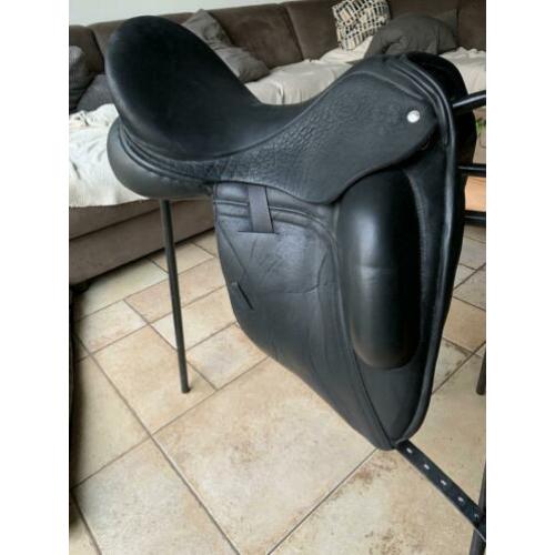 Custom zadel Icon Coda 17,5 inch