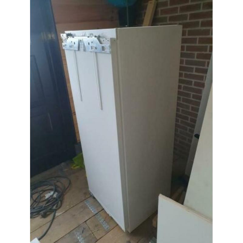 NIEUWE ATAG inbouw vriezer 102 cm hoog.Typenr. KD7102CN TEAB
