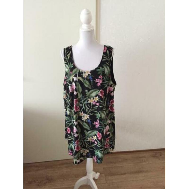 376. Miss Etam Top Zwart ZGAN maat 52