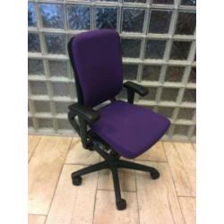 Ahrend 230 bureaustoelen, burostoelen,hoge rug, paars/zwart