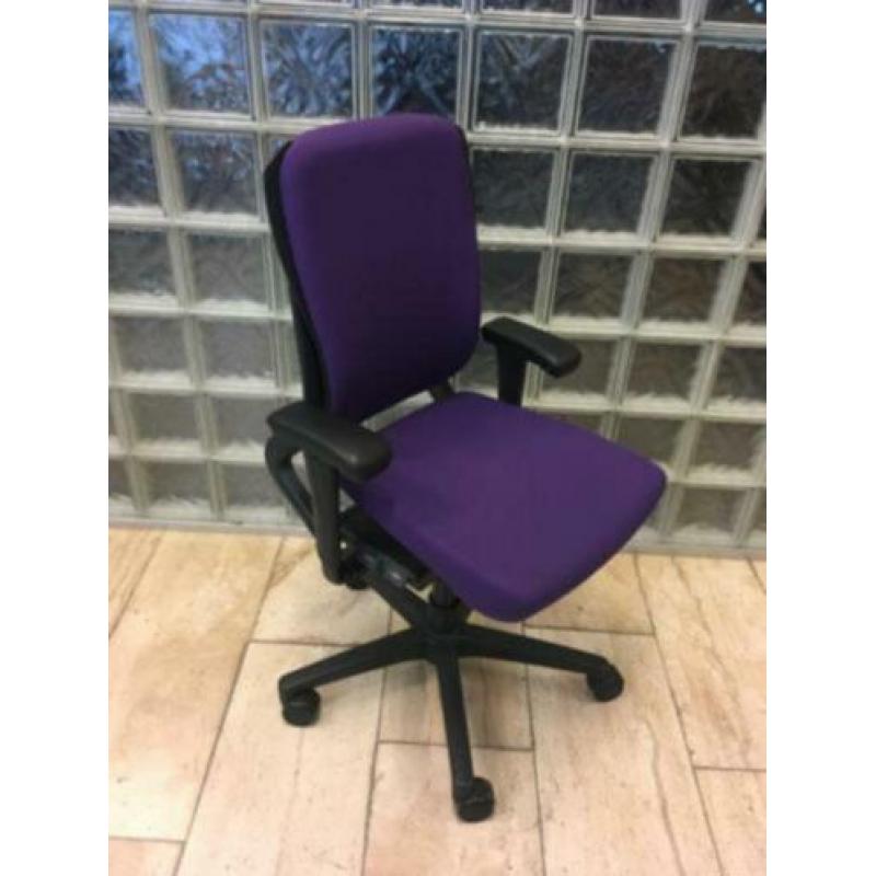 Ahrend 230 bureaustoelen, burostoelen,hoge rug, paars/zwart