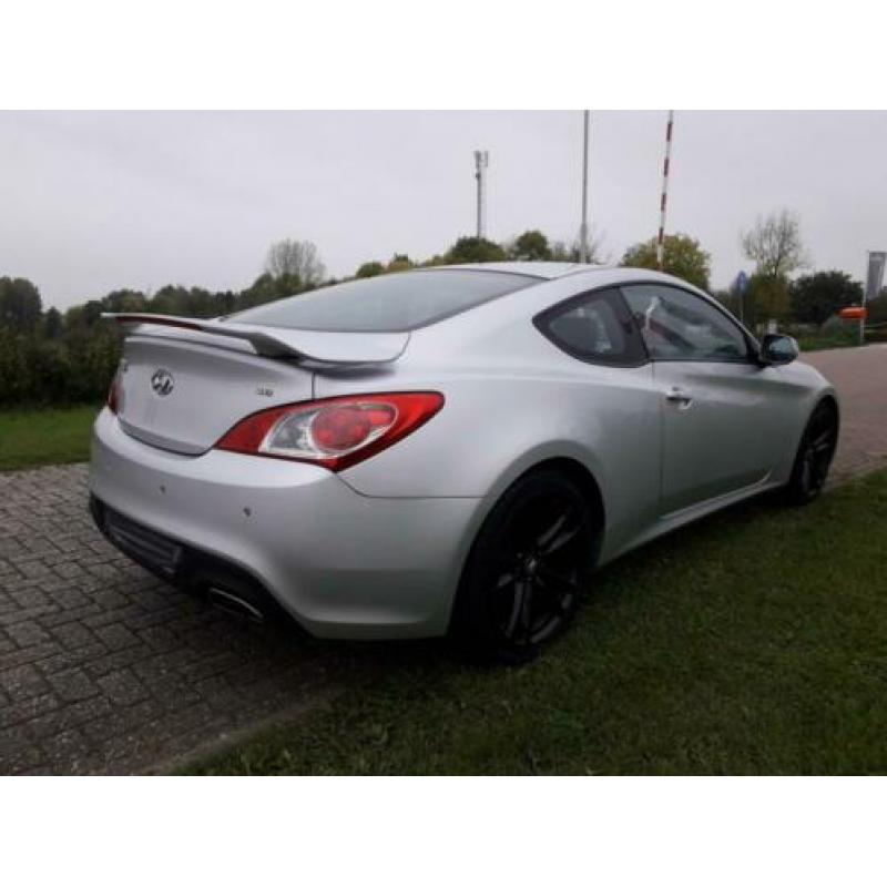 Hyundai Genesis coupe 3.8 V6 AUT 2010