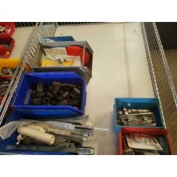 6 pallets vol met technische groothandel bouwartikelen