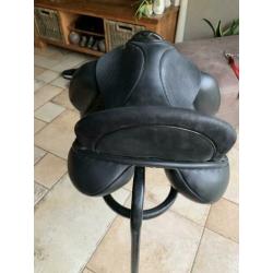 Custom zadel Icon Coda 17,5 inch
