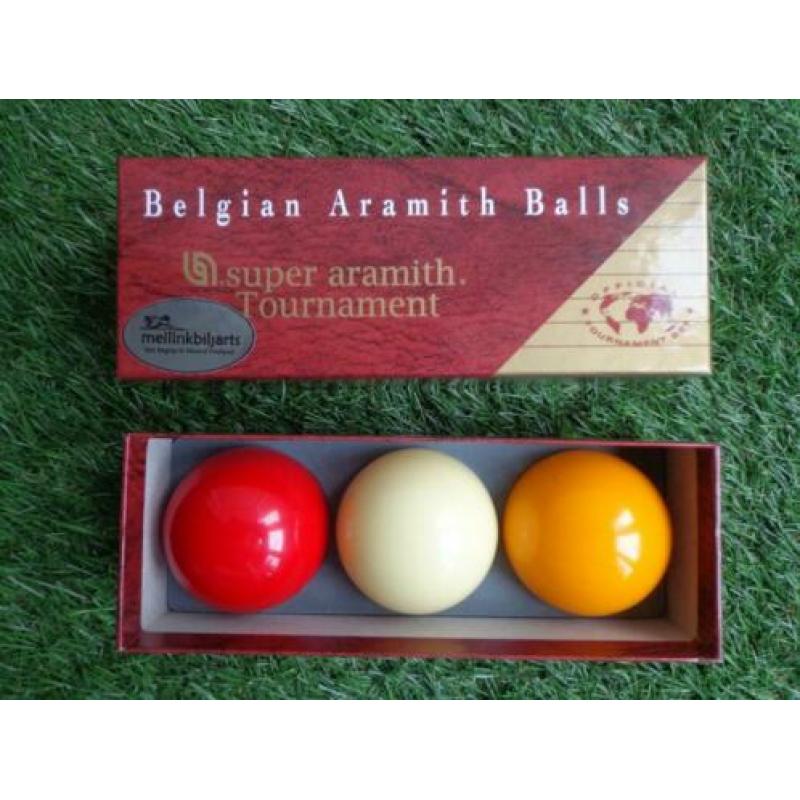 4 dozen Super Aramith Tournament 61,5 mm, wedstrijdballen