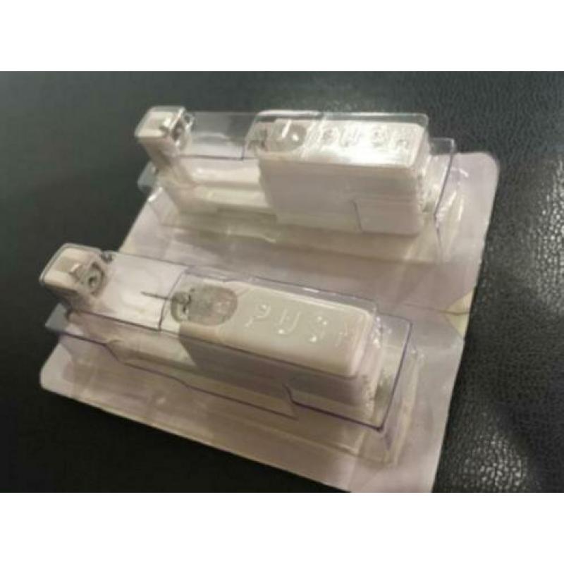 oorbellen schiet set / oorpiercing studex