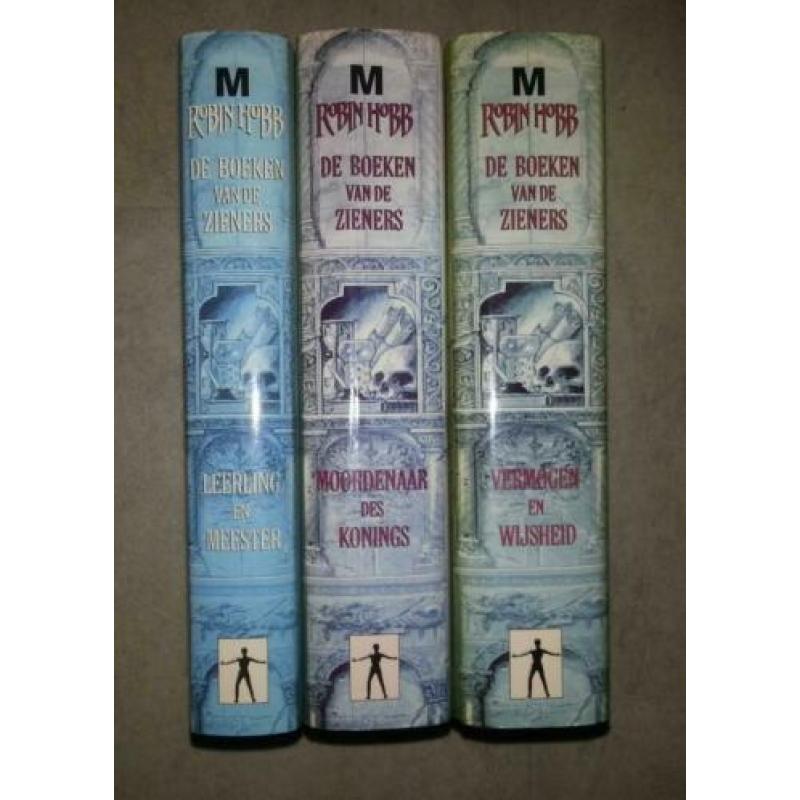 Robin Hobb - Boeken van de Zieners (rug omslagen verkleurd)