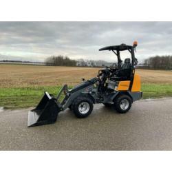 Giant D332 SWT X-TRA minishovel / Tevens Giant 452
