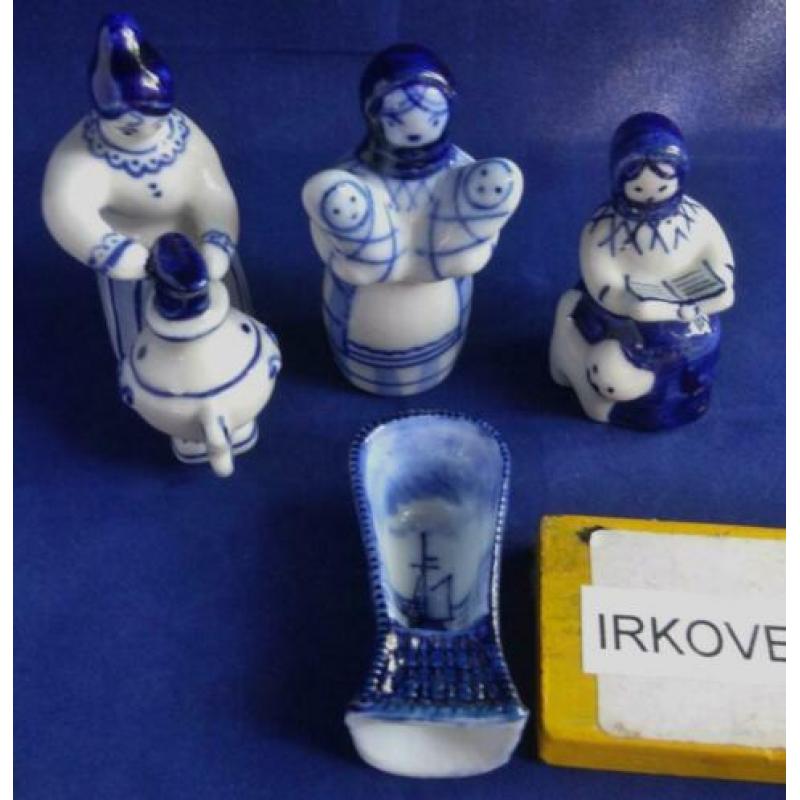 RUSLAND * BLAUW WITTE BEELDJES * 5 Stuks *