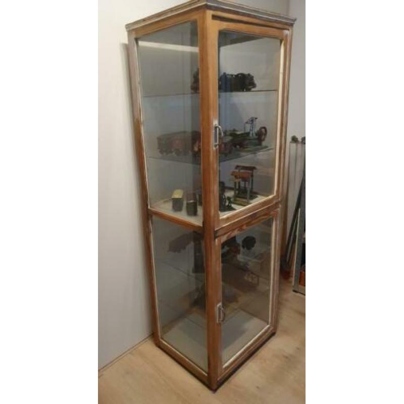 Vintage vitrinekast