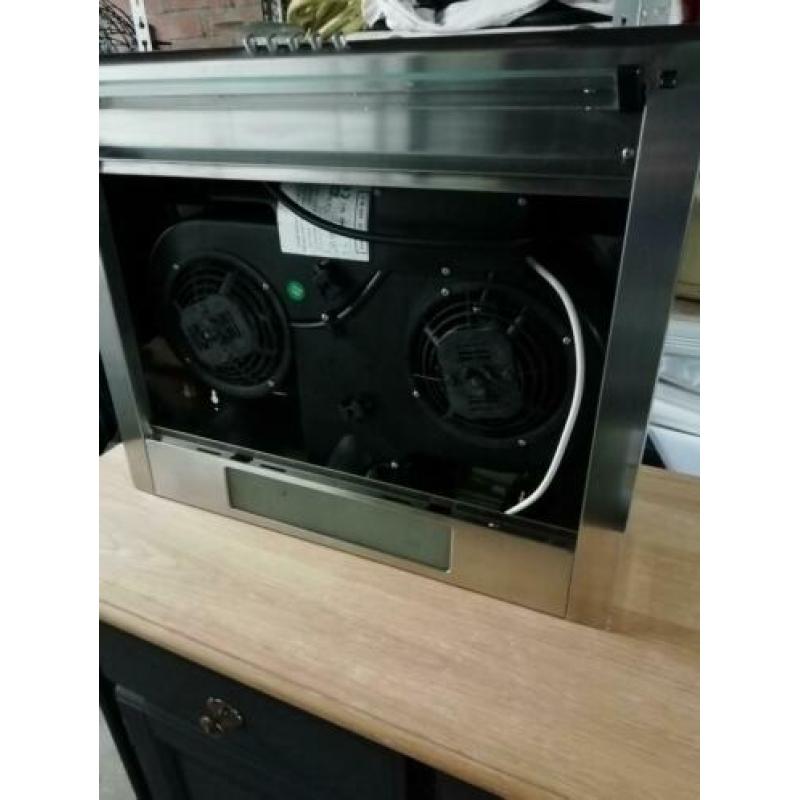 Afzuigkap RVS nooit gebruikt.