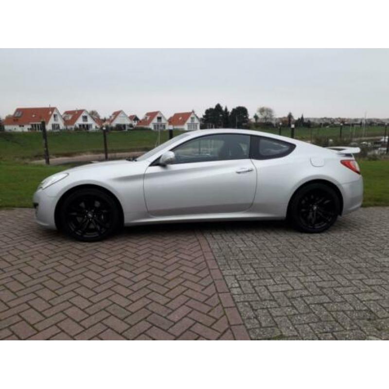 Hyundai Genesis coupe 3.8 V6 AUT 2010