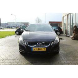 Volvo V60 2.4 D5 Momentum Navi cruise xenon