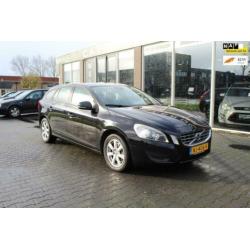 Volvo V60 2.4 D5 Momentum Navi cruise xenon