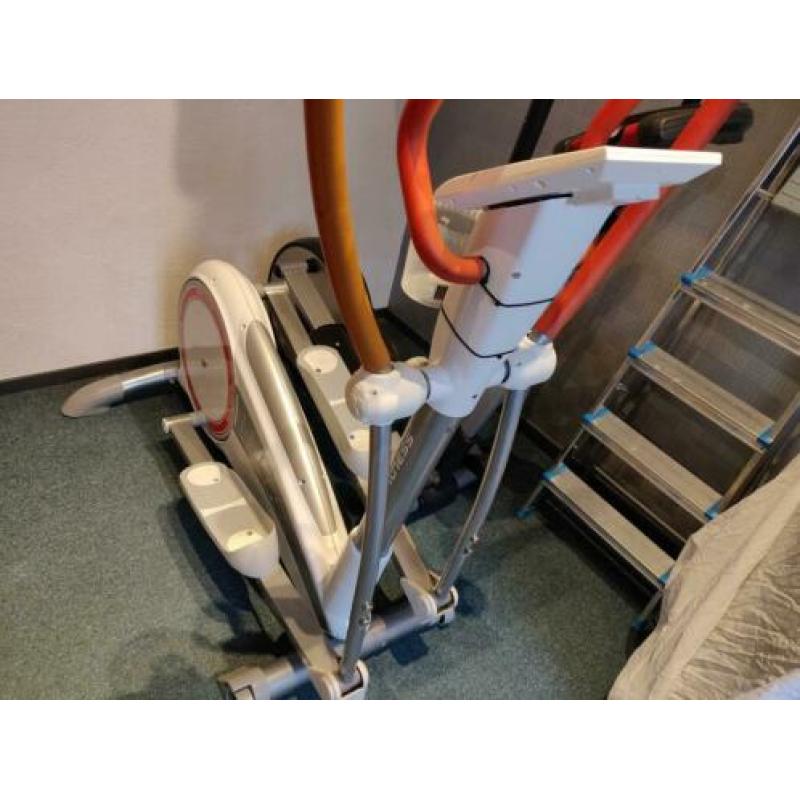 flow fitness crosstrainer