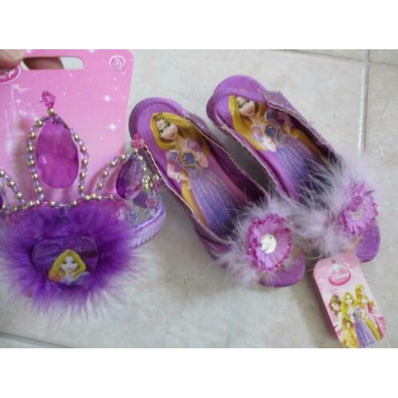 RAPUNZEL TIARA+VERKLEEDSCHOENTJES uit ENGELAND maat 29-31 NI