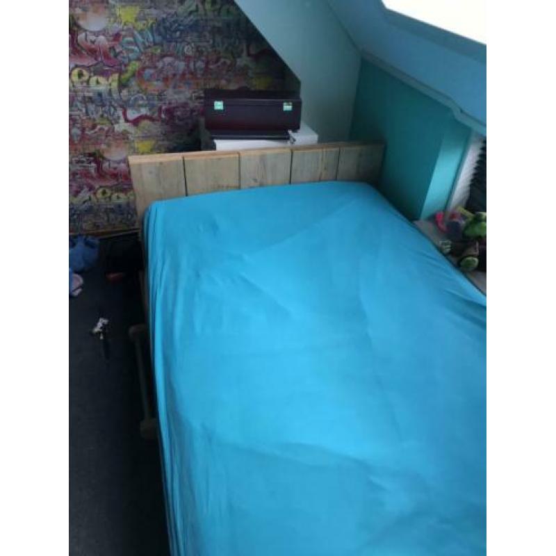 Bed steigerhout, twee lades