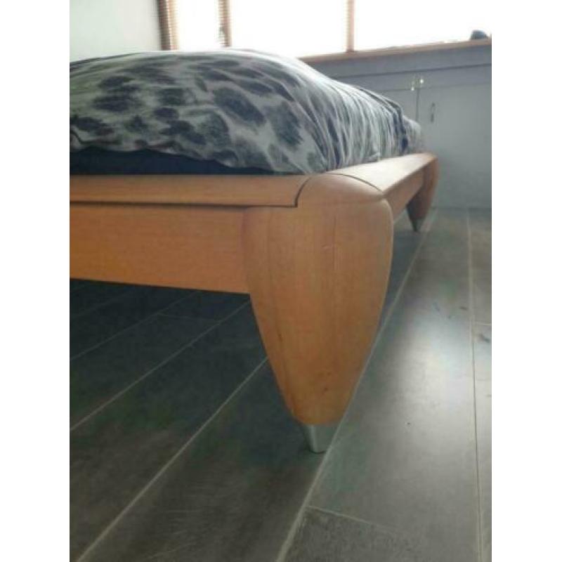 Zack design bed Teak met 2 Auping spiralen 90x200 en kastjes